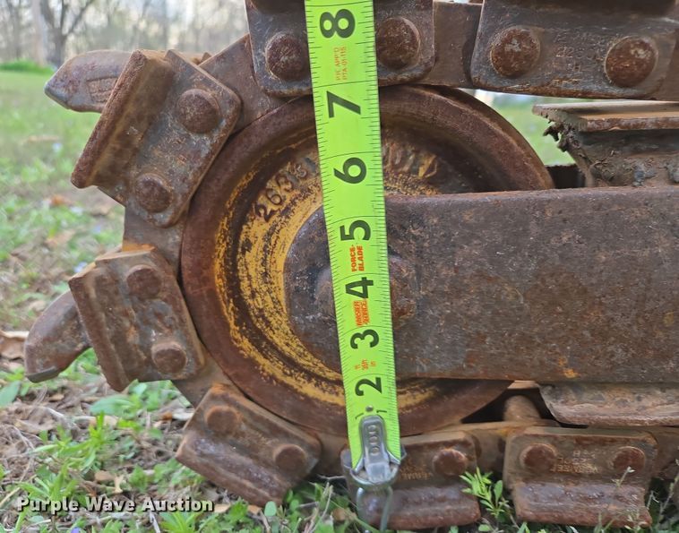 image for item EN3611 2000 Vermeer V2050 trencher