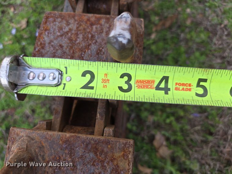 image for item EN3611 2000 Vermeer V2050 trencher