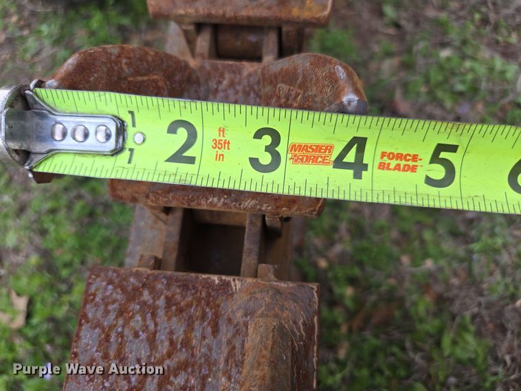 image for item EN3611 2000 Vermeer V2050 trencher