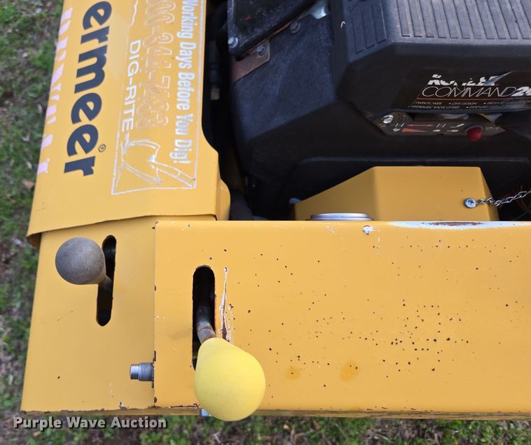 image for item EN3611 2000 Vermeer V2050 trencher