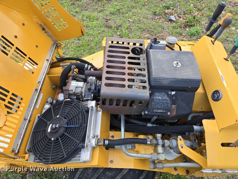 image for item EN3611 2000 Vermeer V2050 trencher