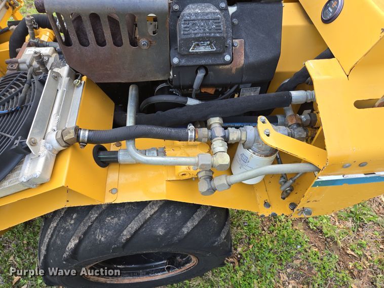 image for item EN3611 2000 Vermeer V2050 trencher