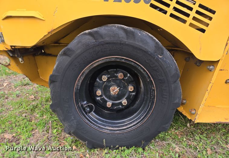 image for item EN3611 2000 Vermeer V2050 trencher