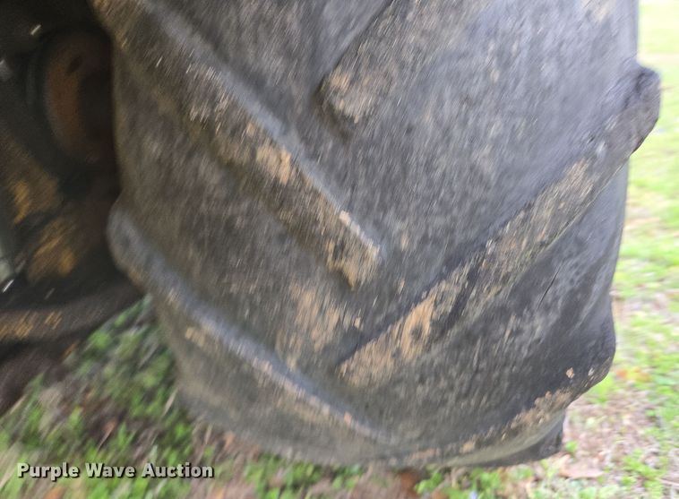 image for item EN3611 2000 Vermeer V2050 trencher