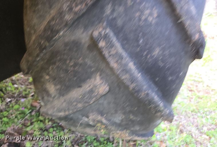 image for item EN3611 2000 Vermeer V2050 trencher