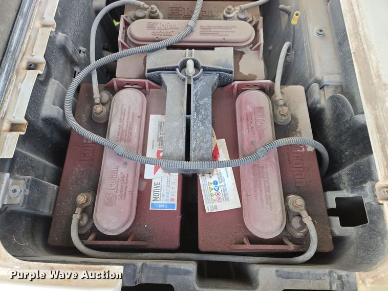 image for item EN8778 2018 Club Car Precedent i2 Electric ERIC golf cart