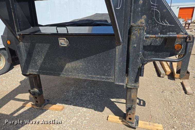 image for item EN8893 2018 Load Trail equipment trailer