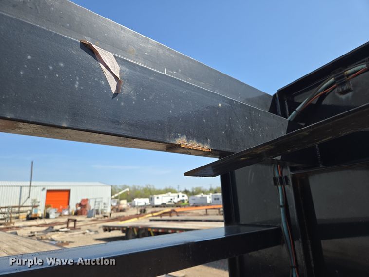 image for item EN8893 2018 Load Trail equipment trailer