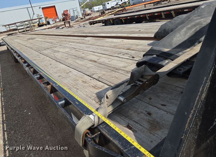 image for item EN8893 2018 Load Trail equipment trailer