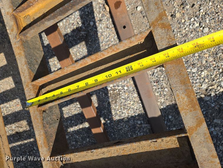 image for item EN8893 2018 Load Trail equipment trailer