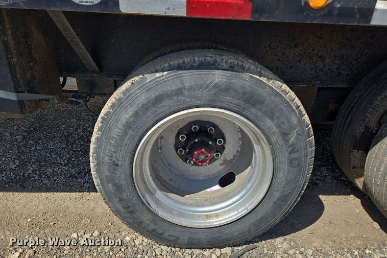 image for item EN8893 2018 Load Trail equipment trailer