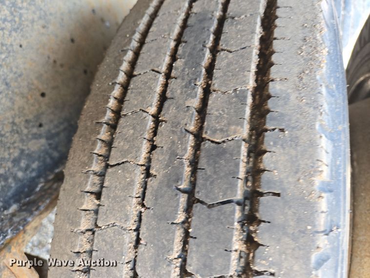 image for item EN8893 2018 Load Trail equipment trailer