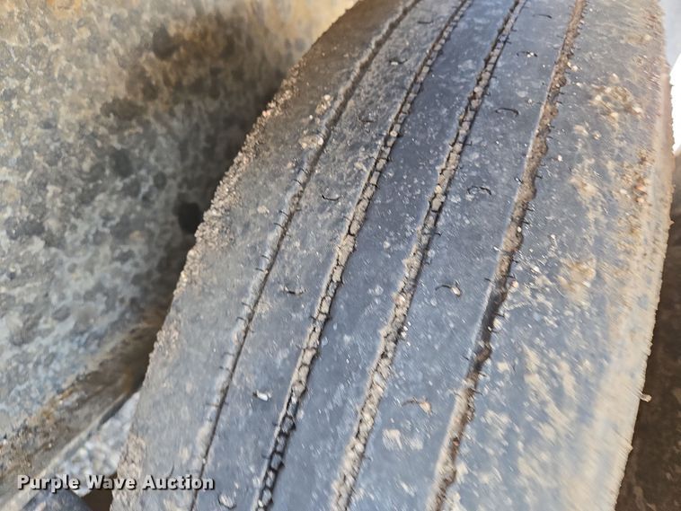 image for item EN8893 2018 Load Trail equipment trailer