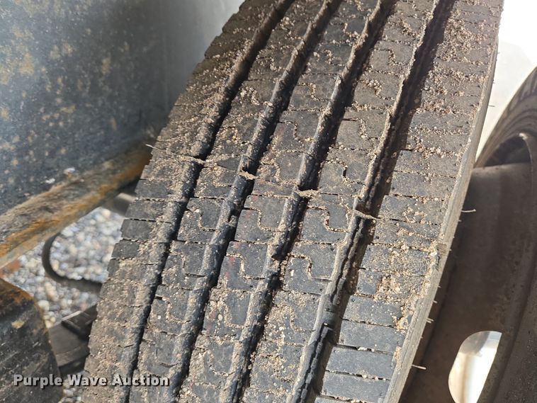 image for item EN8893 2018 Load Trail equipment trailer