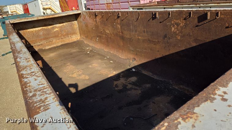 image for item EN8896 Roll off container