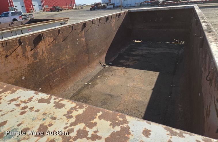 image for item EN8896 Roll off container