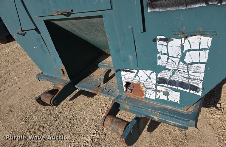 image for item EN8899 Roll off container