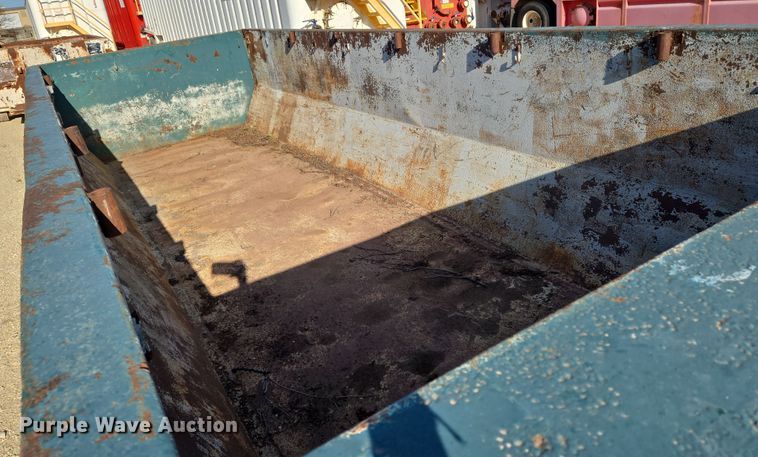 image for item EN8899 Roll off container