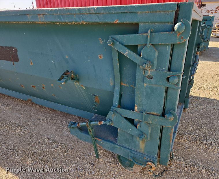 image for item EN8899 Roll off container