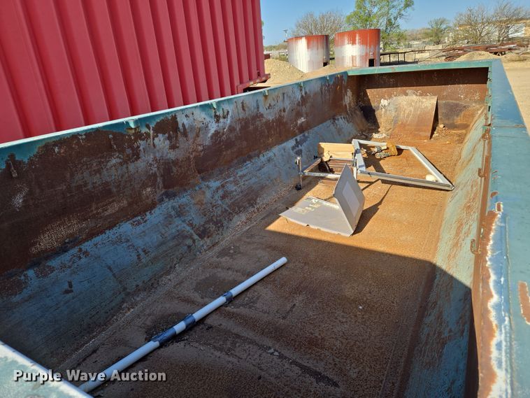 image for item EN8902 Roll off container