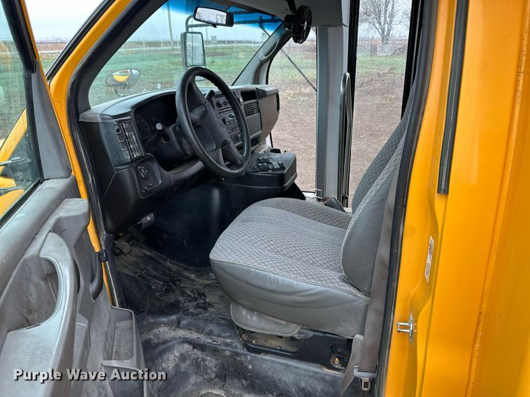 image for item EQ4542 2007 Chevrolet Express G3500 school bus