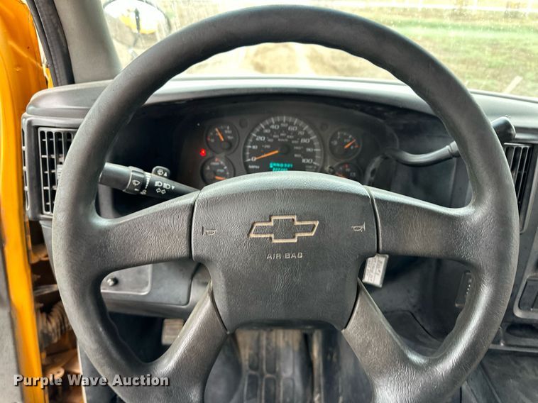 image for item EQ4542 2007 Chevrolet Express G3500 school bus