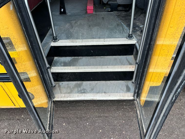 image for item EQ4542 2007 Chevrolet Express G3500 school bus