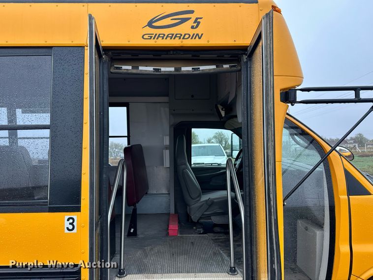 image for item EQ4542 2007 Chevrolet Express G3500 school bus