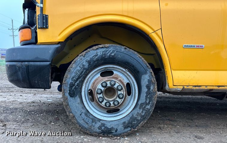 image for item EQ4542 2007 Chevrolet Express G3500 school bus