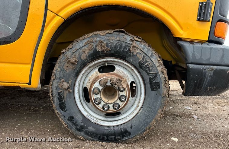 image for item EQ4542 2007 Chevrolet Express G3500 school bus