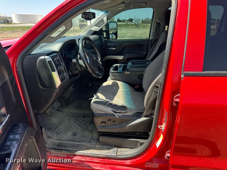 image for item EQ4584 2019 Chevrolet Silverado 3500HD LT Crew Cab pickup truck