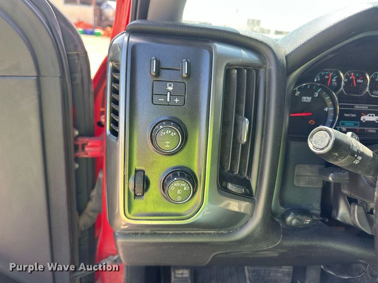 image for item EQ4584 2019 Chevrolet Silverado 3500HD LT Crew Cab pickup truck