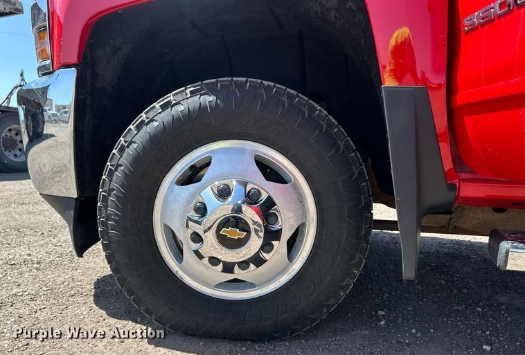 image for item EQ4584 2019 Chevrolet Silverado 3500HD LT Crew Cab pickup truck