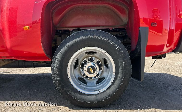 image for item EQ4584 2019 Chevrolet Silverado 3500HD LT Crew Cab pickup truck