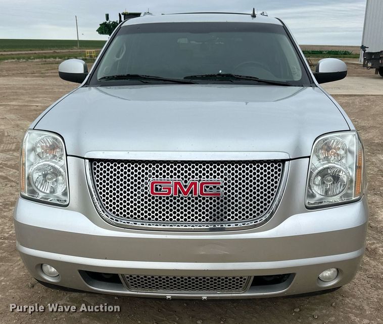 image for item EQ4591 2013 GMC Yukon Denali XL SUV