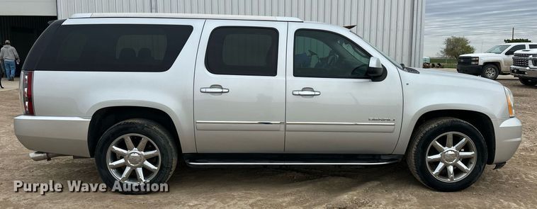 image for item EQ4591 2013 GMC Yukon Denali XL SUV