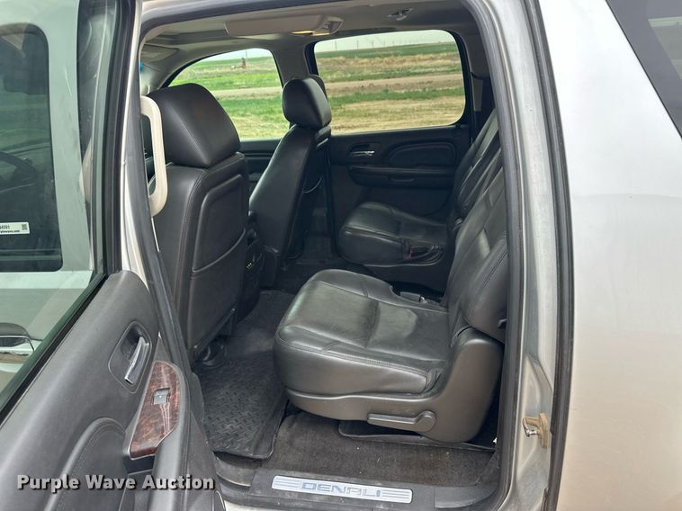 image for item EQ4591 2013 GMC Yukon Denali XL SUV