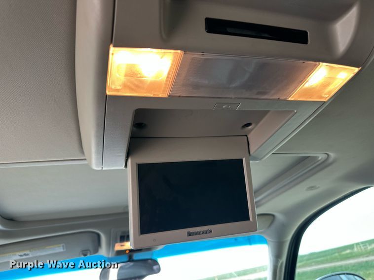 image for item EQ4591 2013 GMC Yukon Denali XL SUV