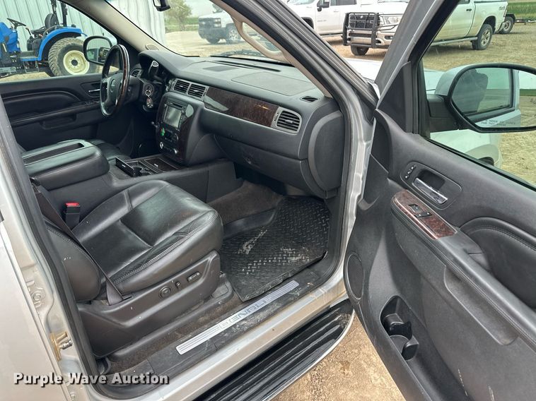 image for item EQ4591 2013 GMC Yukon Denali XL SUV