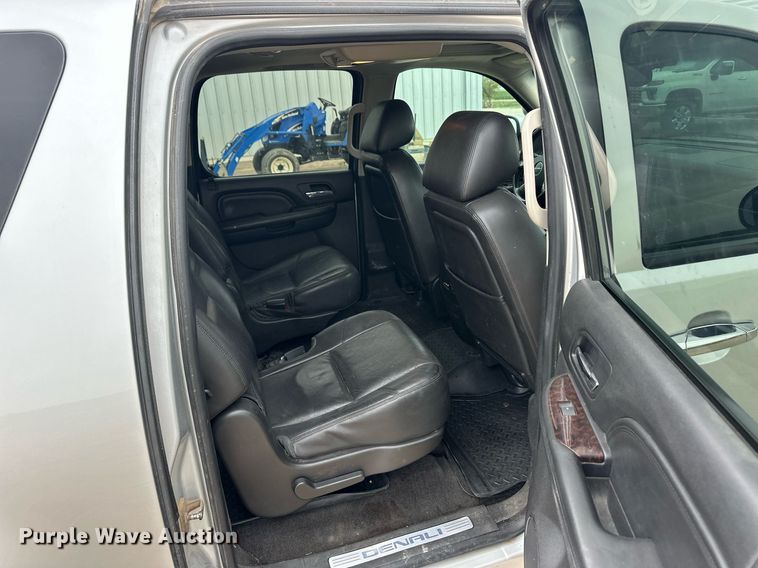 image for item EQ4591 2013 GMC Yukon Denali XL SUV