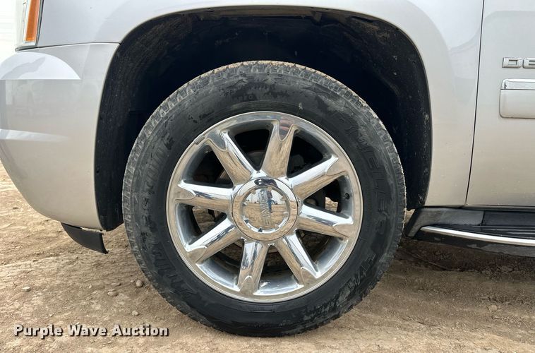 image for item EQ4591 2013 GMC Yukon Denali XL SUV