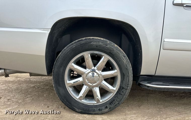 image for item EQ4591 2013 GMC Yukon Denali XL SUV