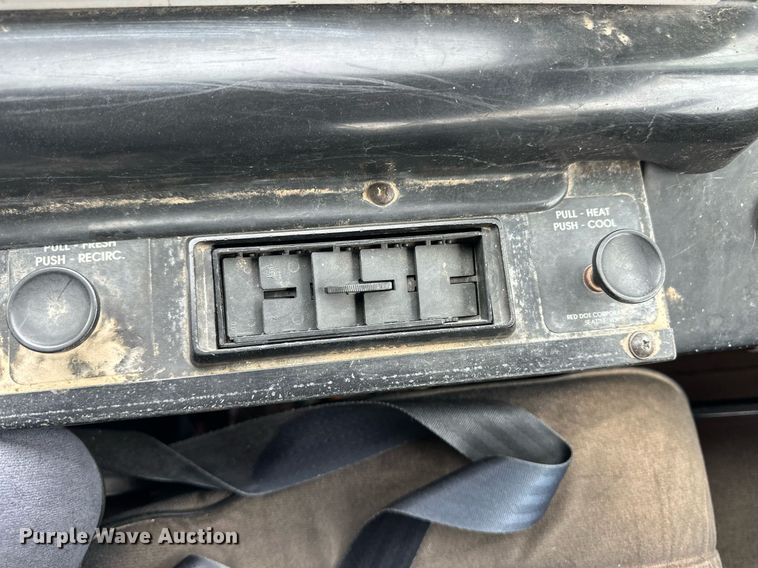 image for item EQ4592 1995 International school bus