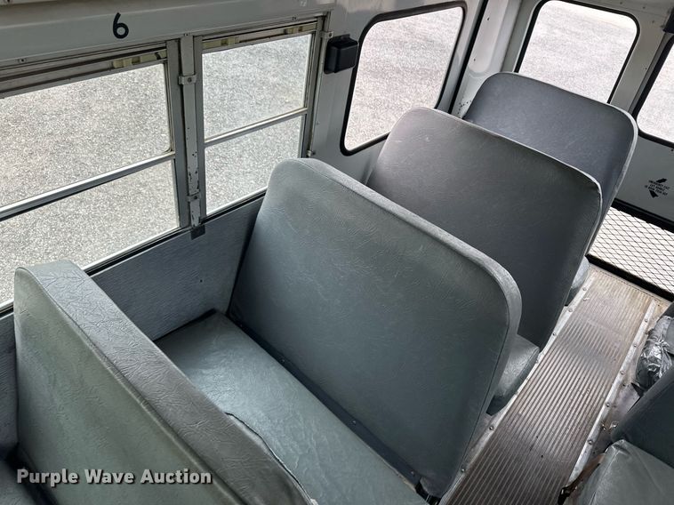 image for item EQ4592 1995 International school bus