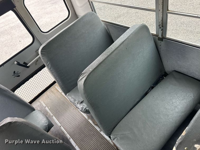 image for item EQ4592 1995 International school bus