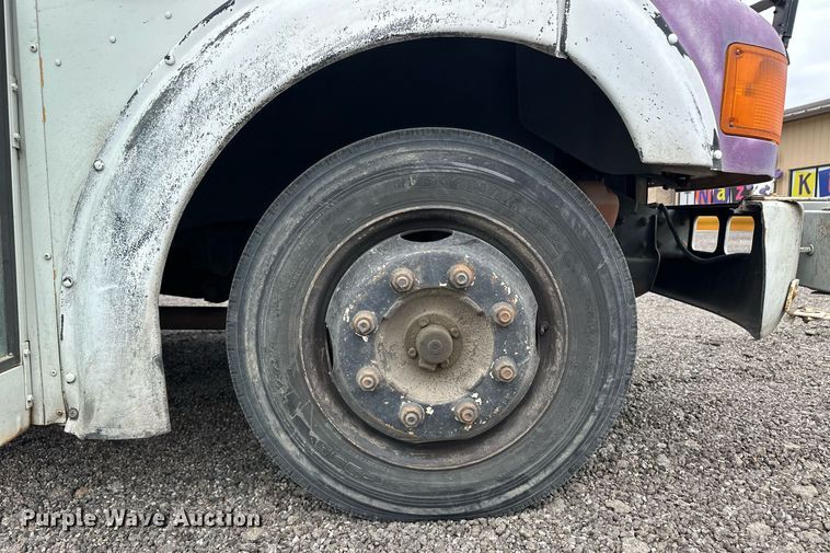 image for item EQ4592 1995 International school bus