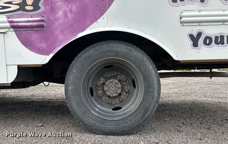 image for item EQ4592 1995 International school bus