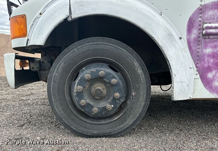 image for item EQ4592 1995 International school bus