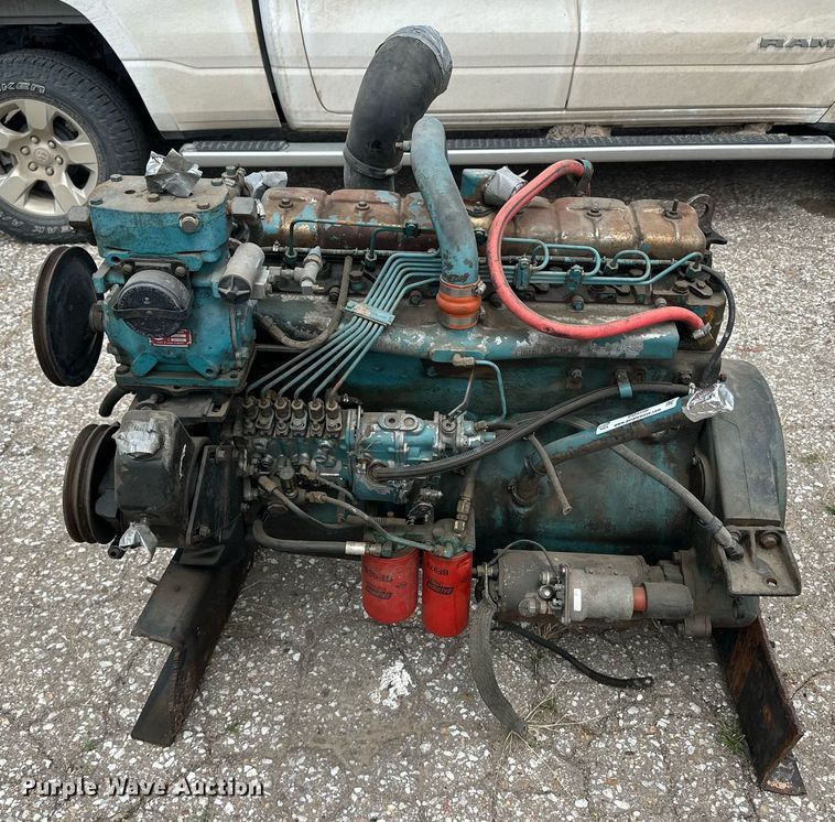 image for item EQ4598 International DT466 engine