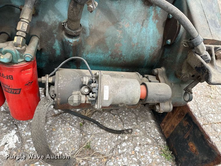 image for item EQ4598 International DT466 engine